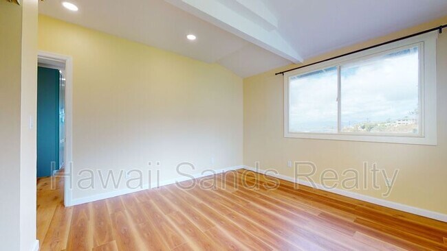 Building Photo - 1242 Mamalu St