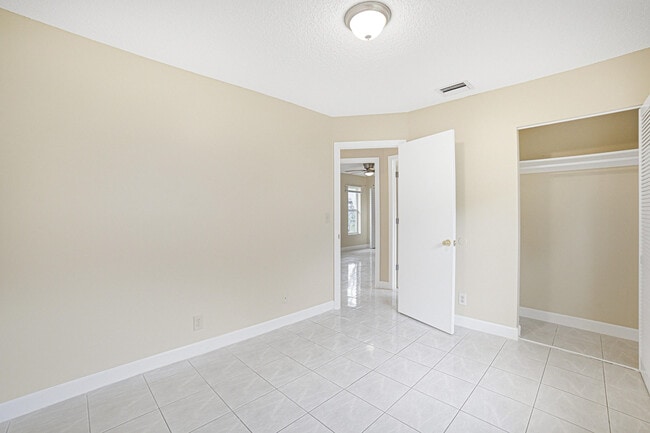 Building Photo - 3912 NW 110th Ave