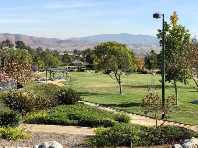 Building Photo - 2276 Manzana Way