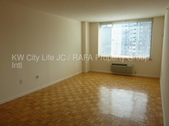 Primary Photo - 400 Washington Blvd