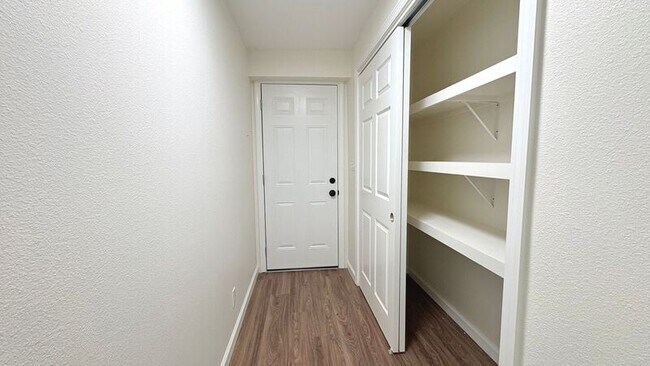 Building Photo - 1413 Ala Iolani St