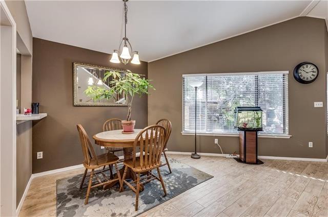 Building Photo - 513 Hunters Glen St