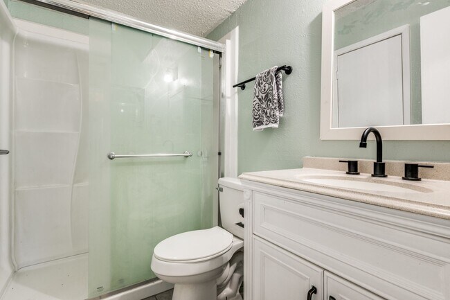 Building Photo - 509 Woodford Ln