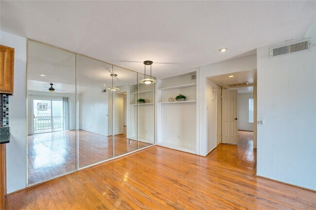 Building Photo - 6001 Reims Rd
