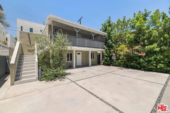 Building Photo - 5249 Satsuma Ave