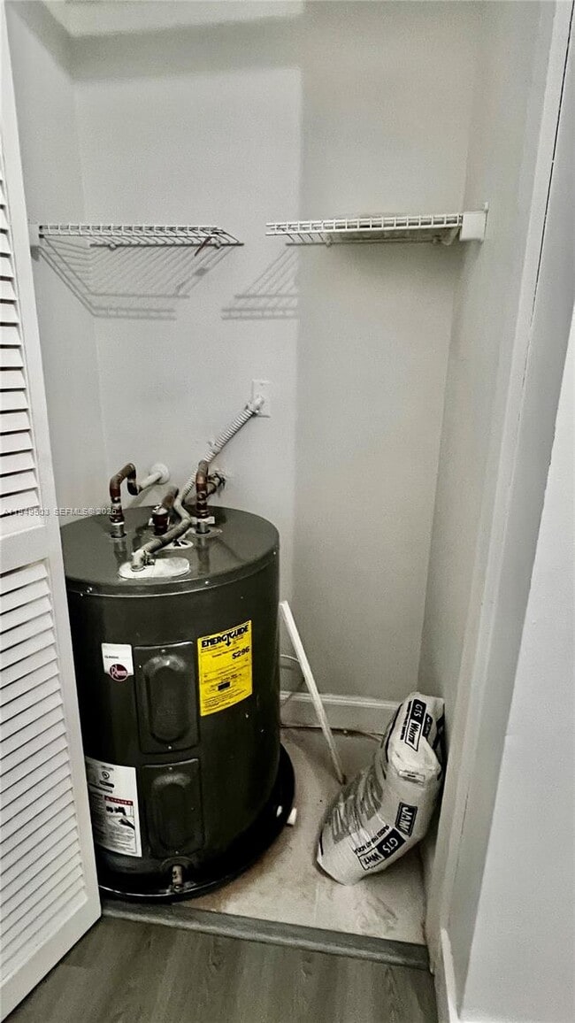 Building Photo - 9156 NW 40th St