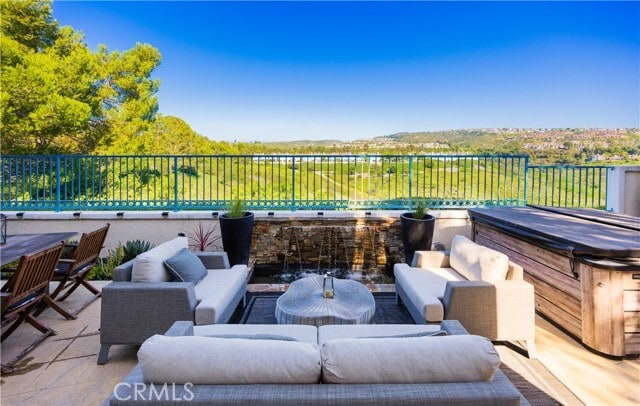 Building Photo - 4 Chandon