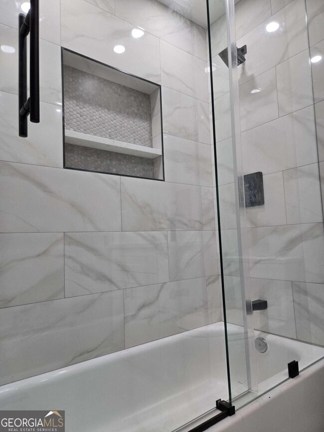 Building Photo - 3817 Captain Dr