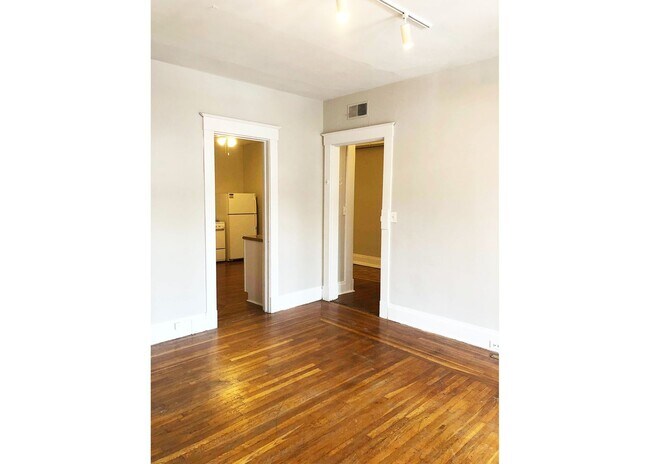 Building Photo - 3238 Bishop St