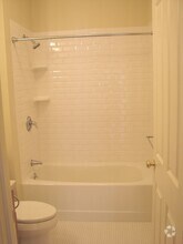Building Photo - 402 Marlborough St