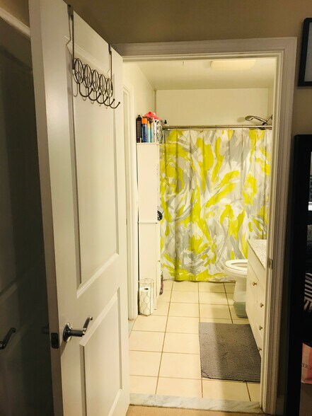 Bath Version 2 - 3600 S Glebe Rd