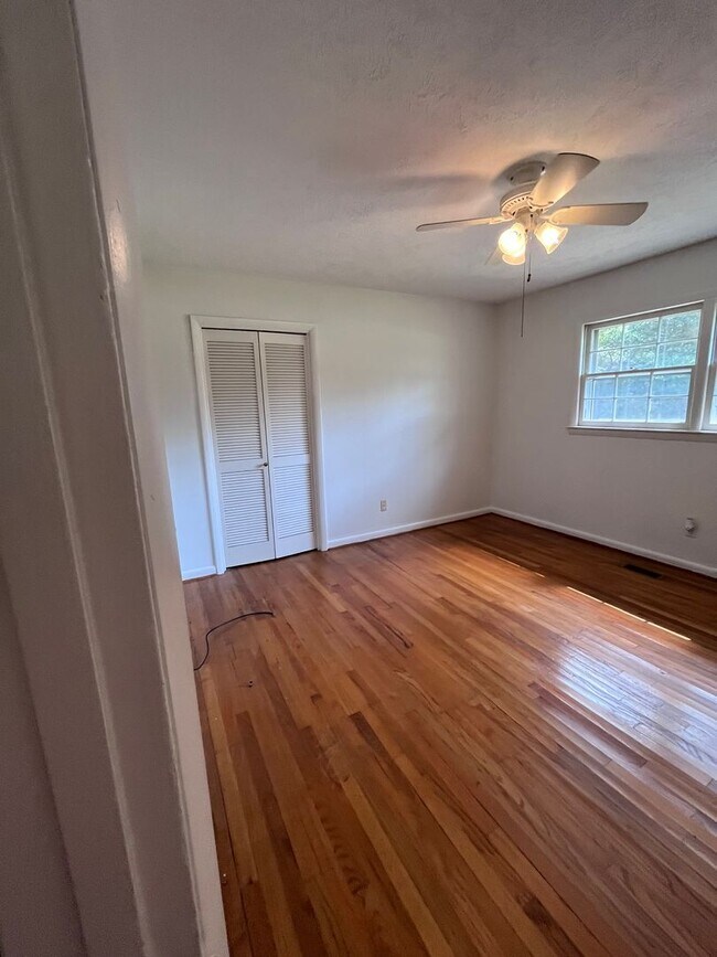 Building Photo - Elm Avenue (13001), Laurinburg, NC 28352