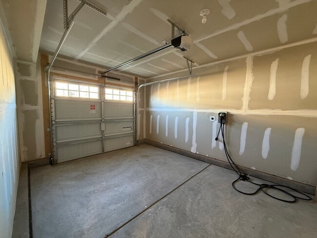 Building Photo - Modern 3-Bedroom Townhouse with Garage & Private Patio