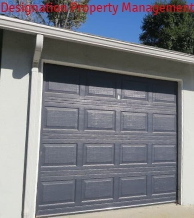 Building Photo - 1047 S Los Robles Ave