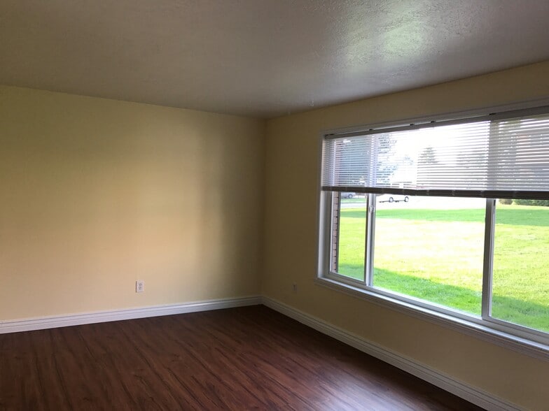 Living Room - 1064 Nayon Dr
