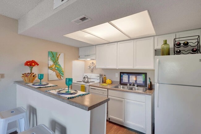 Kitchen - Mia Riverside