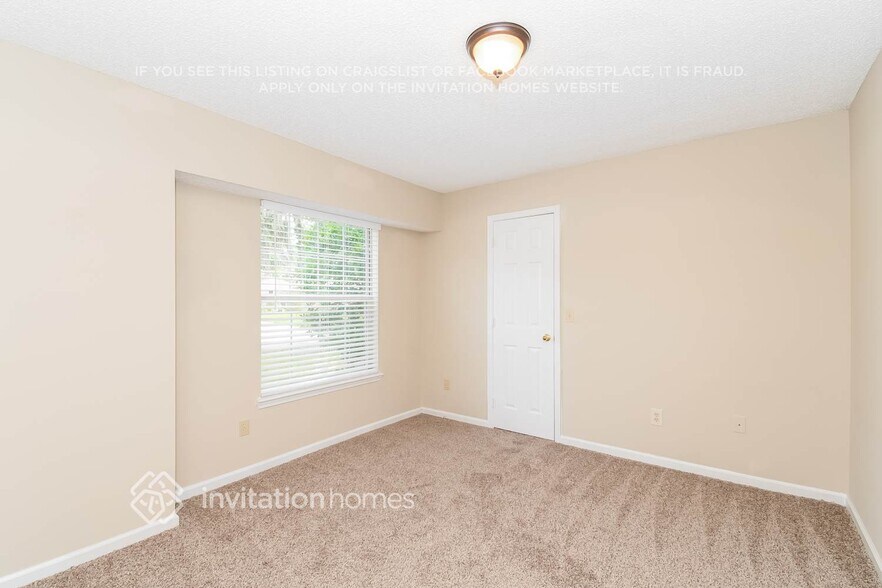 Building Photo - 8313 Lakemont Dr