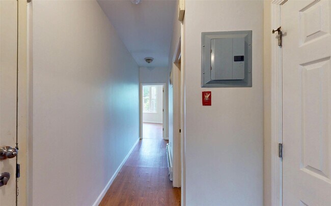 Building Photo - 475 Ashford Ave