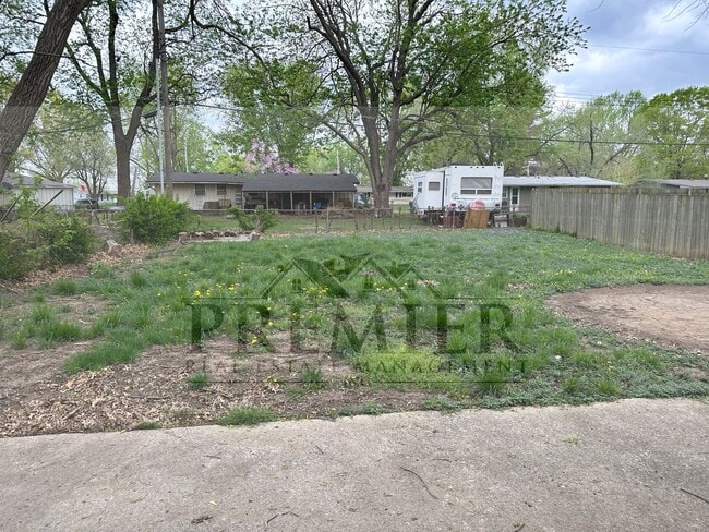 Building Photo - 505 N Geronimo Dr