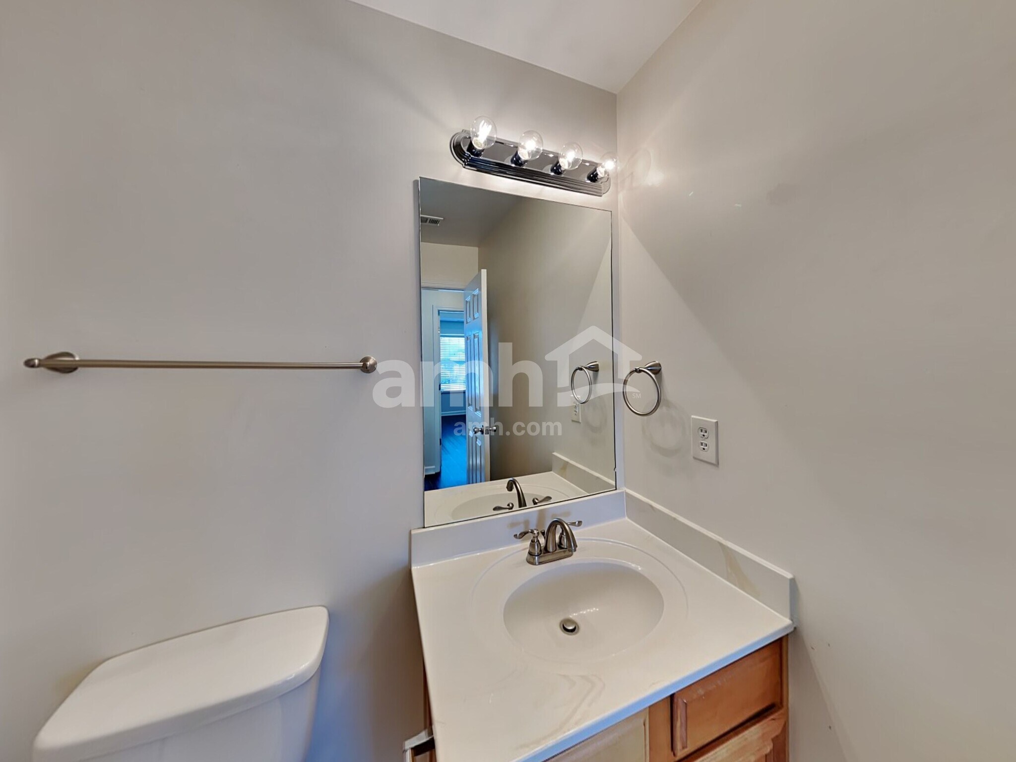 Building Photo - 412 Farmwood Way