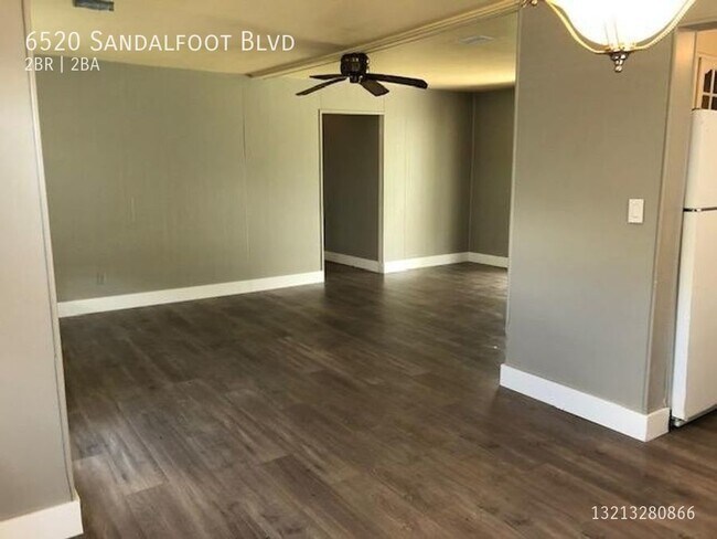 Building Photo - 6520 Sandalfoot Blvd
