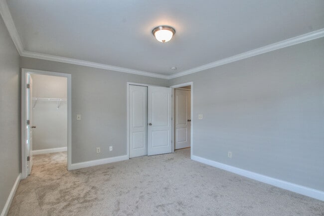 Building Photo - 735 Tulip Grove Rd