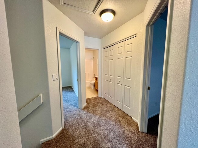 Building Photo - Townhome for Rent in New Castle