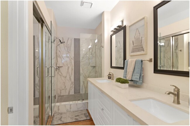 Building Photo - Fully Furnished Short Term Ocean Close Rental