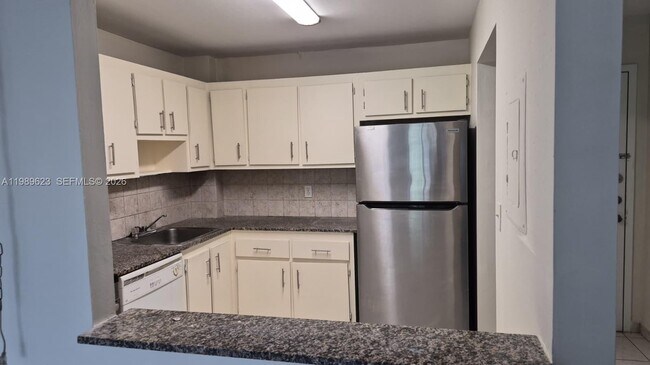 Building Photo - 16950 W Dixie Hwy