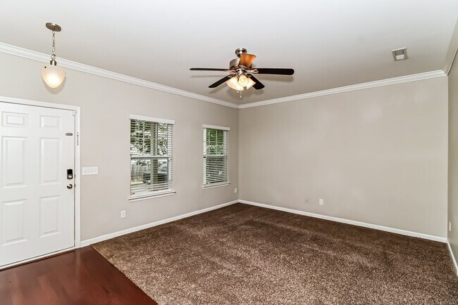 Building Photo - 11519 McDunkeld Dr