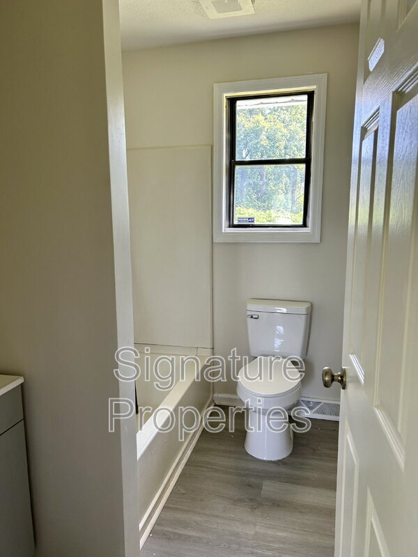 Building Photo - 412 Virginia St