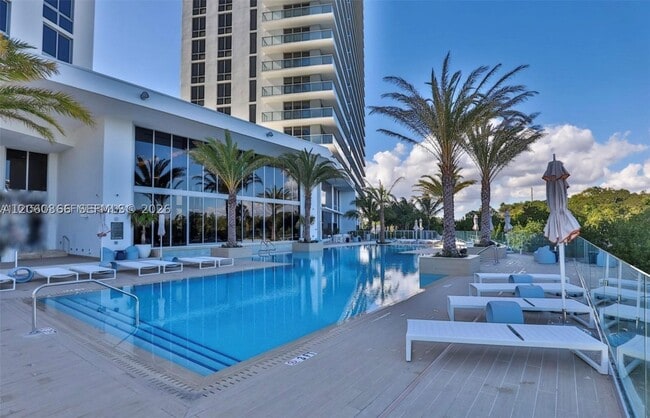 Building Photo - 16385 Biscayne Blvd