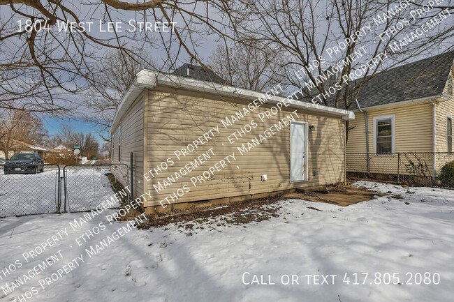 Building Photo - 2 Bedroom / 1 Bath Central Location Near K...