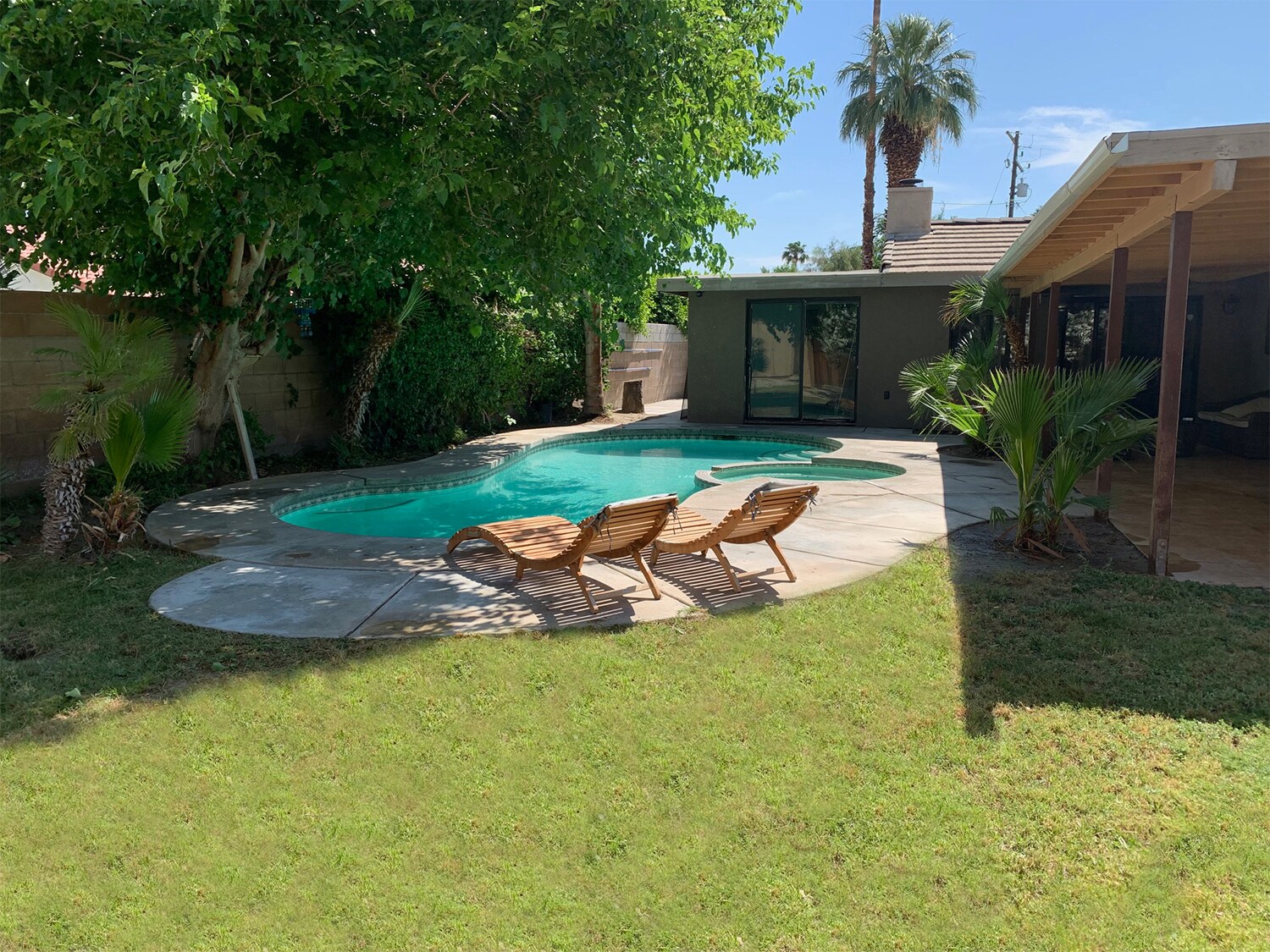 Building Photo - 43550 Carmel Cir