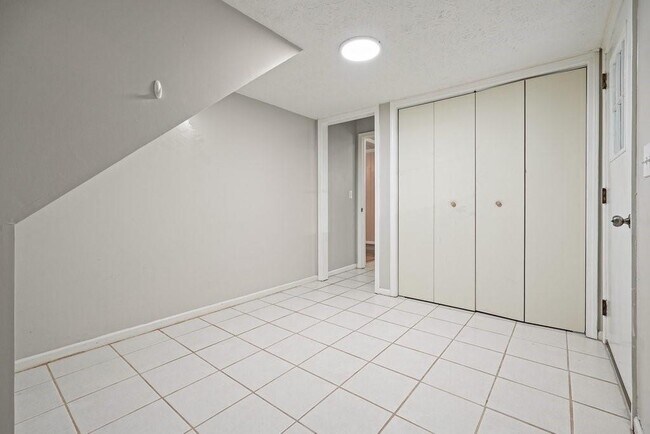 Building Photo - 1524 Brompton Ct