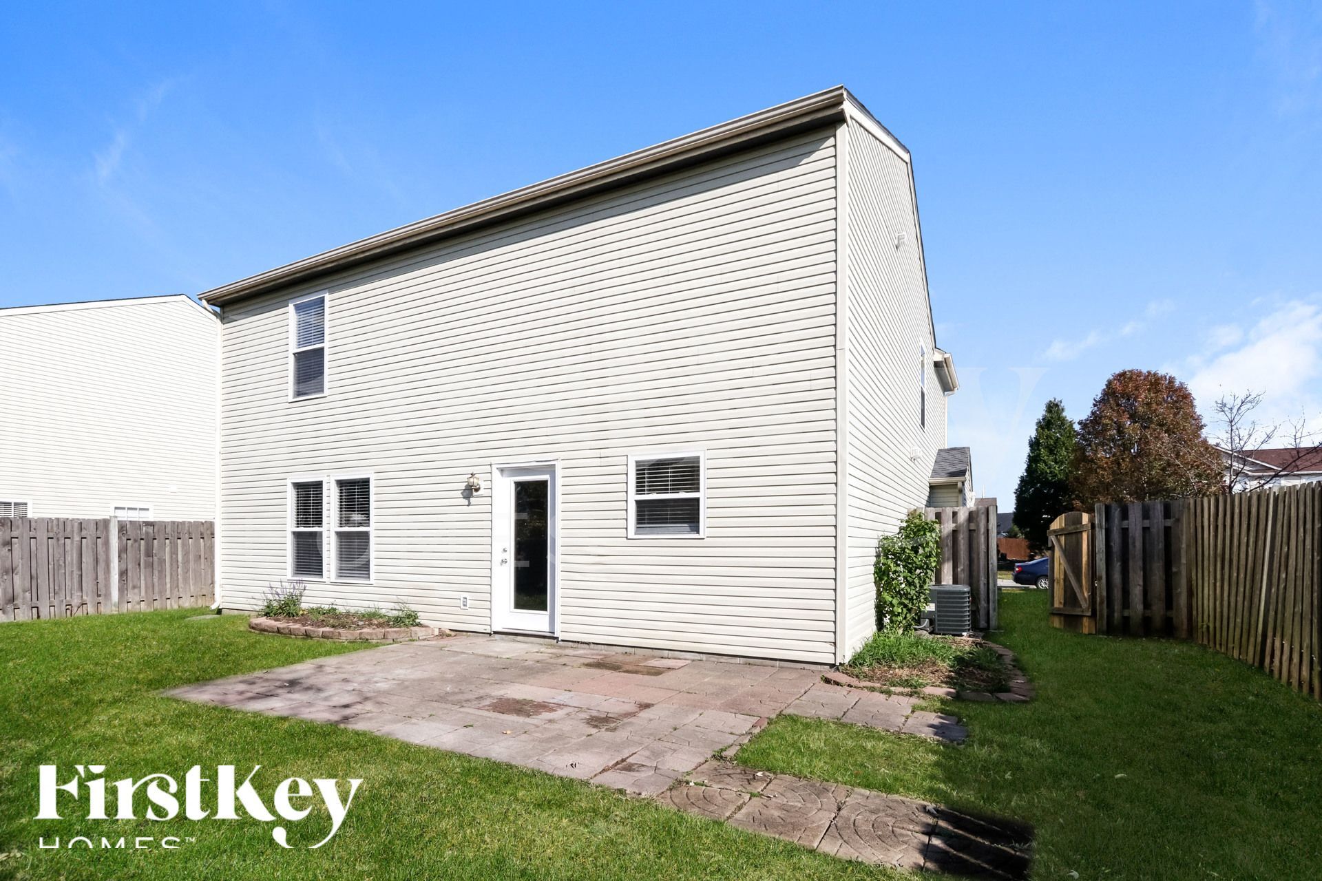 Building Photo - 8211 S Shady Trail Dr