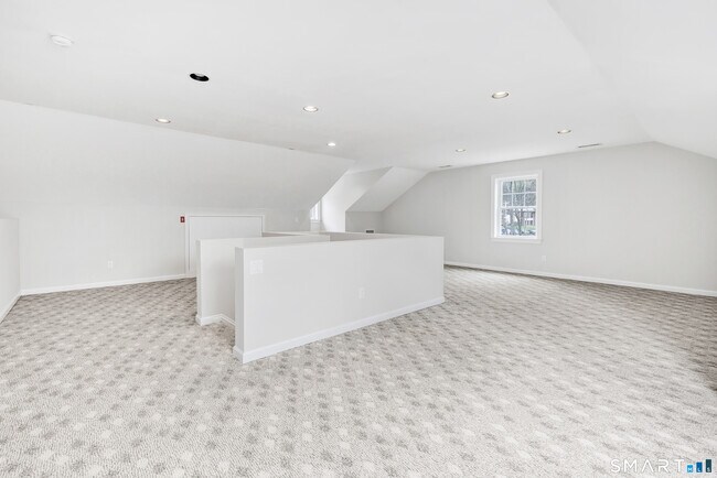 Building Photo - 2 Murphys Ln