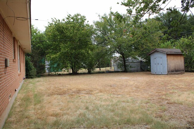 Building Photo - 4305 Randel Dr