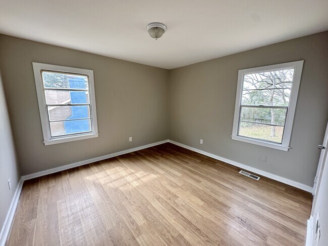 Building Photo - 7824 Rugby Ct