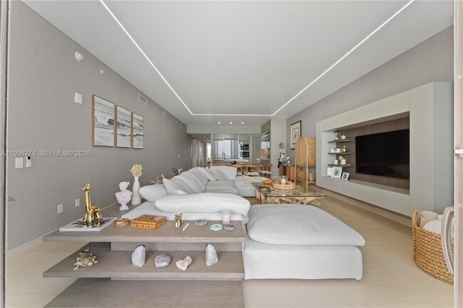 Building Photo - 18975 Collins Ave