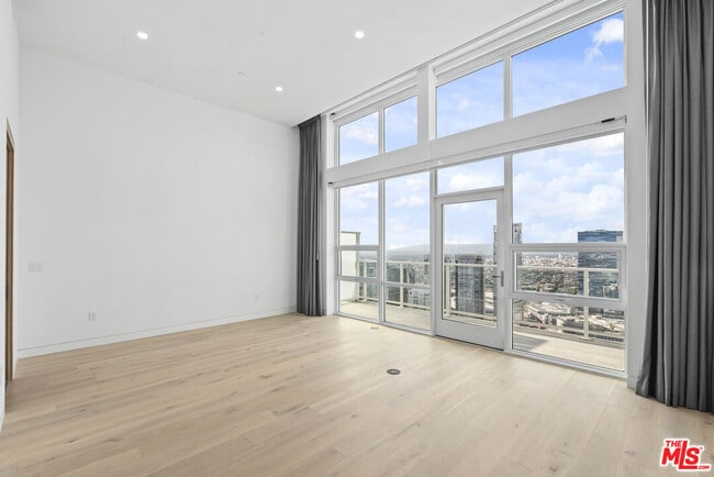 Building Photo - 230 W Olympic Blvd