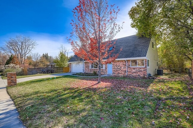 Building Photo - 4660 Sioux Dr