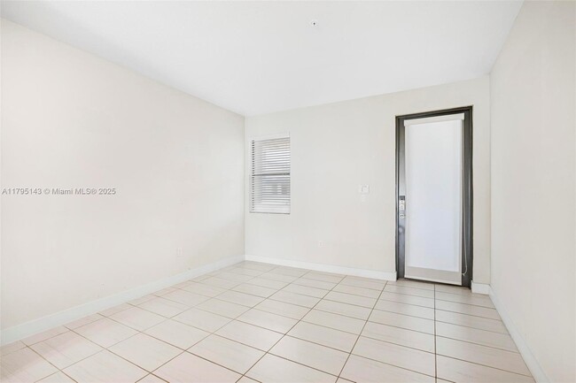 Building Photo - 7865 NW 104th Ave