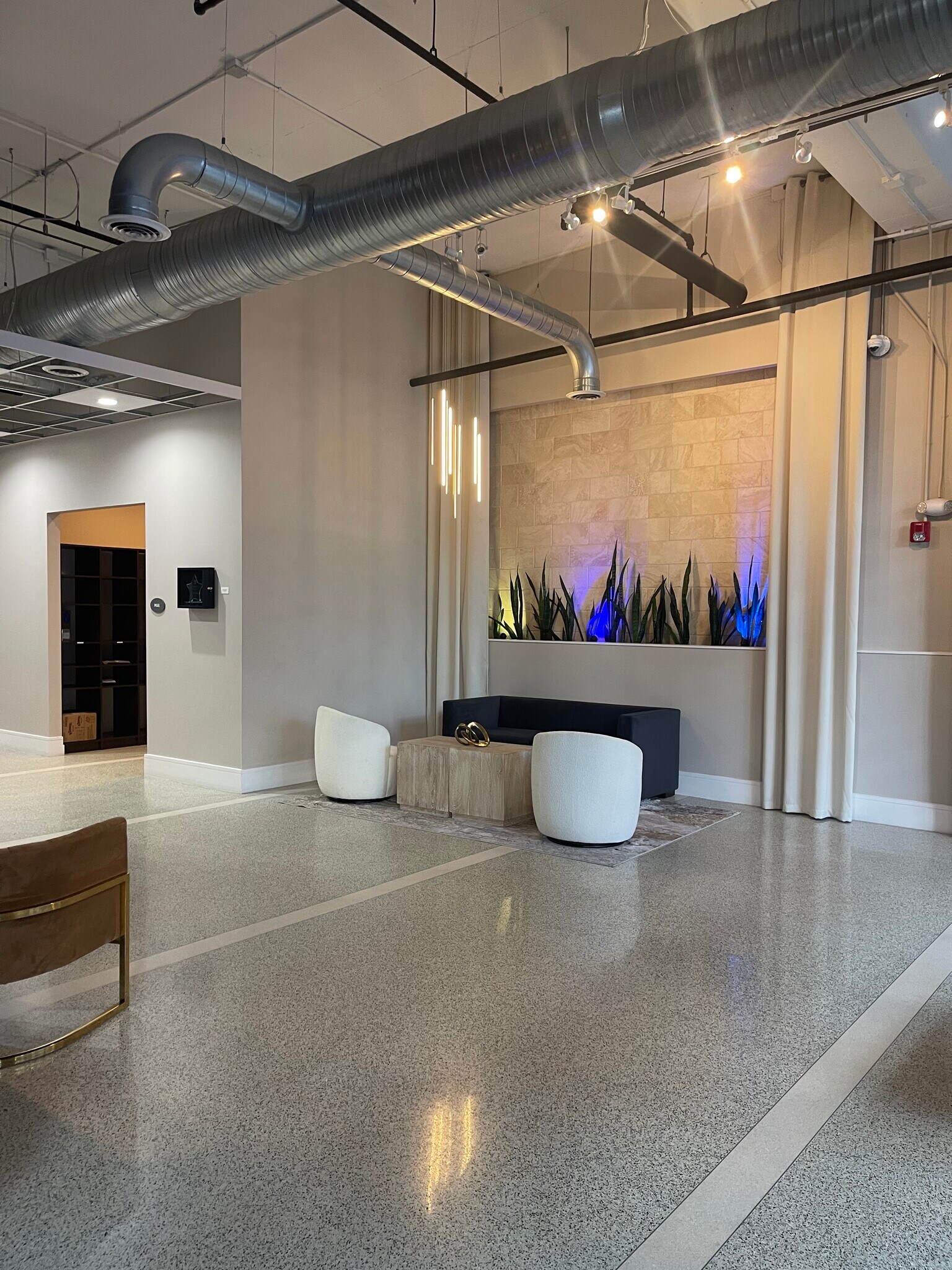 Lobby - 175 2nd St S