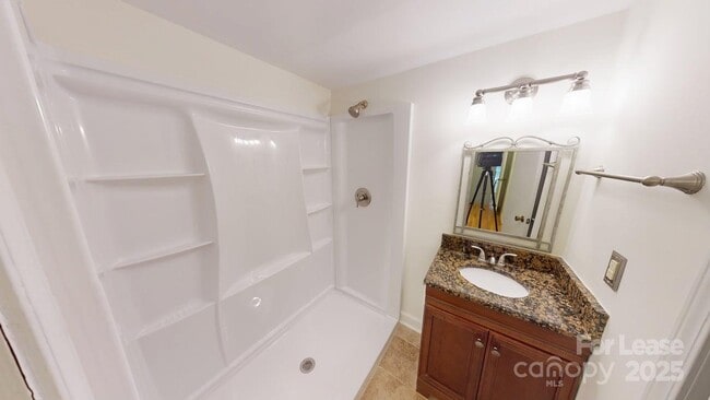 Building Photo - 4025 Woodfox Dr