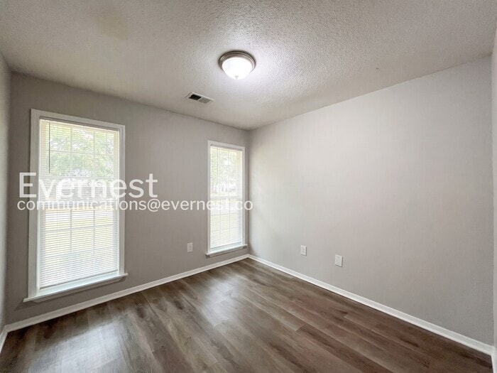 Building Photo - 6445 Collinwood Rd
