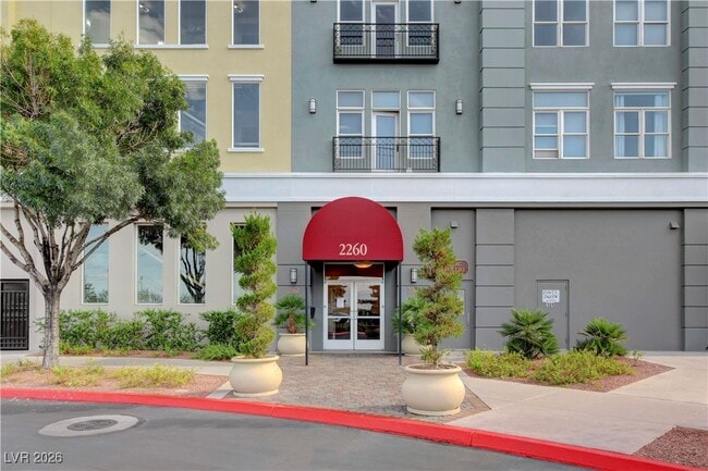 Building Photo - 2260 Village Walk Dr