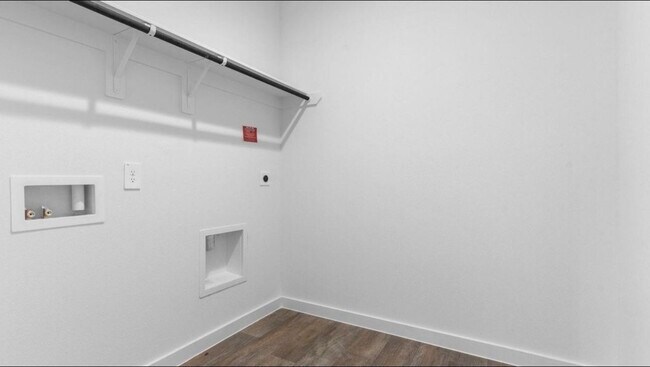 Building Photo - 8051 Marchese Dr