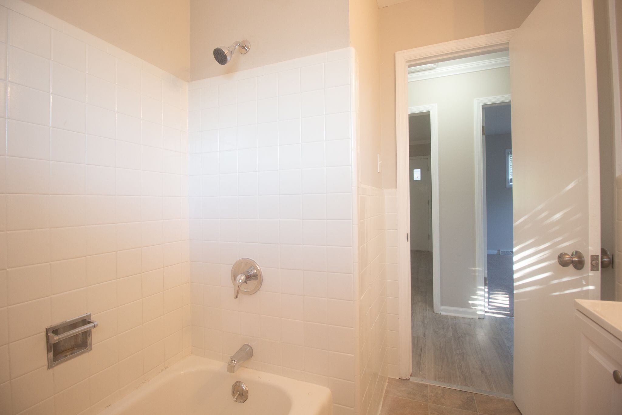 Building Photo - 609 Marguerite Dr NW