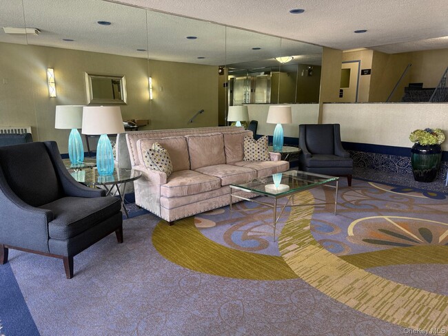 Building Photo - 601 Chestnut St